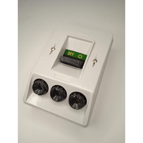 09303 INTERRUPTOR SUPERFICIE III 40A
