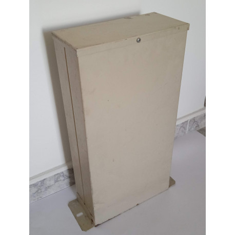 020400 CONDENSADOR 20 KVAR 400V III CAJA METALICA